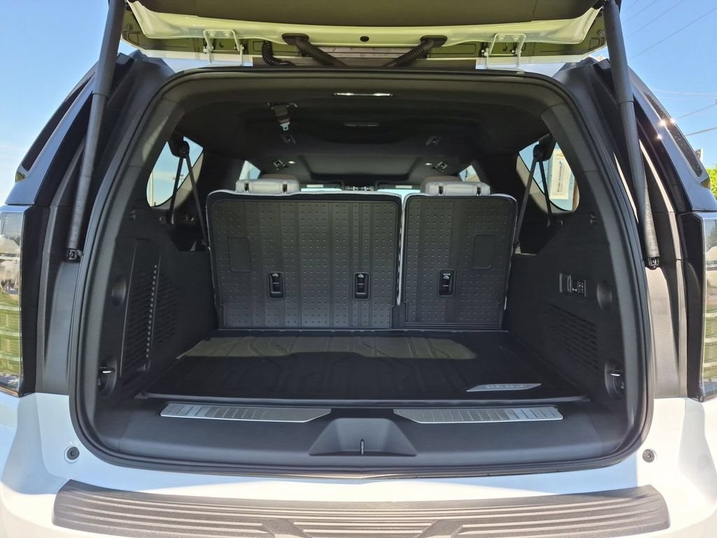 2026 Chevrolet Suburban Premier - Photo 26