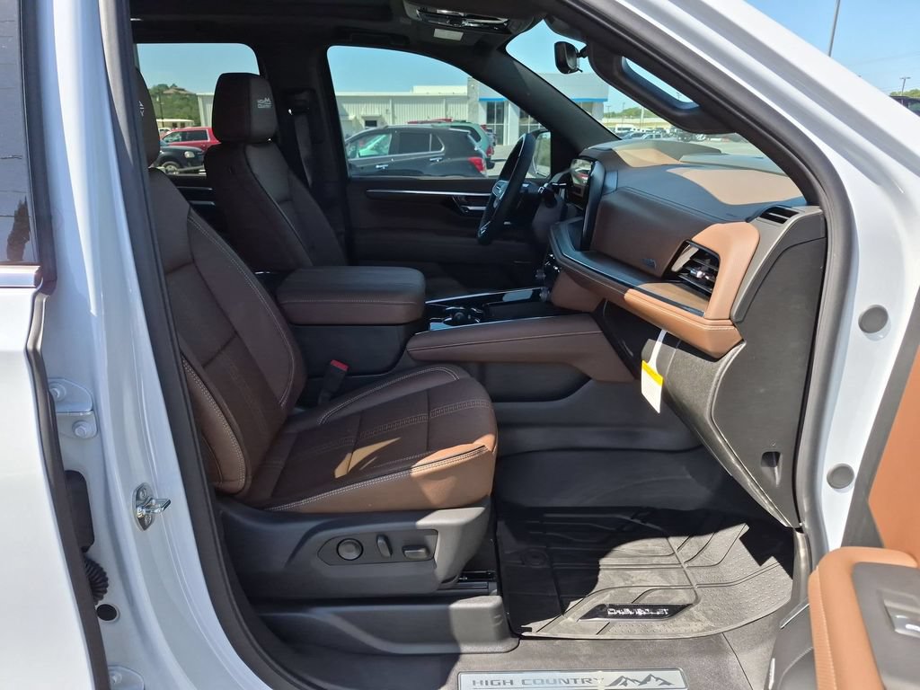 2026 Chevrolet Suburban High Country - Photo 28