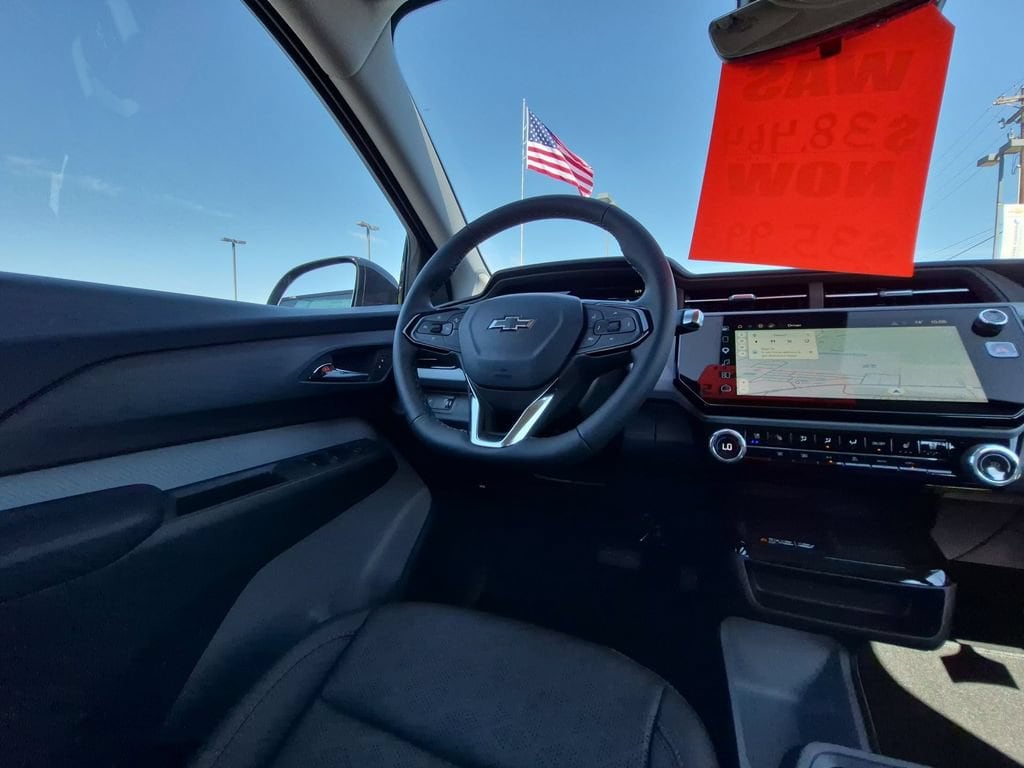 2027 Chevrolet Bolt RS - Photo 8