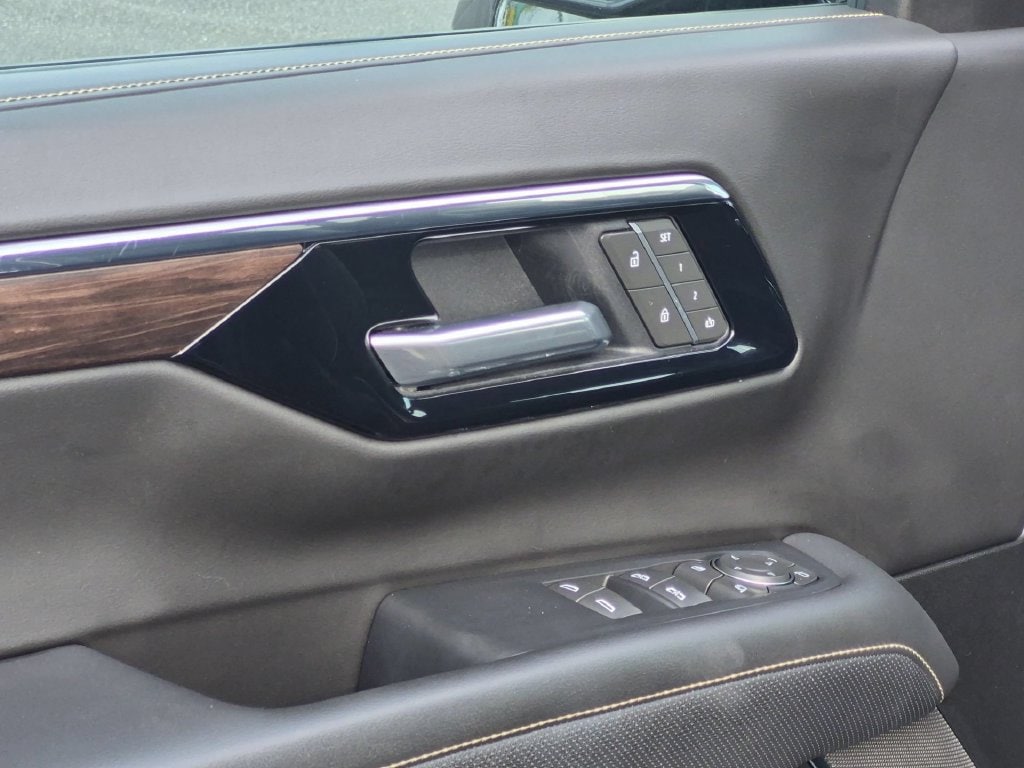2025 Chevrolet Tahoe Premier - Photo 22