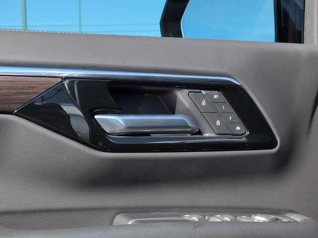 2026 Chevrolet Suburban Premier - Photo 21