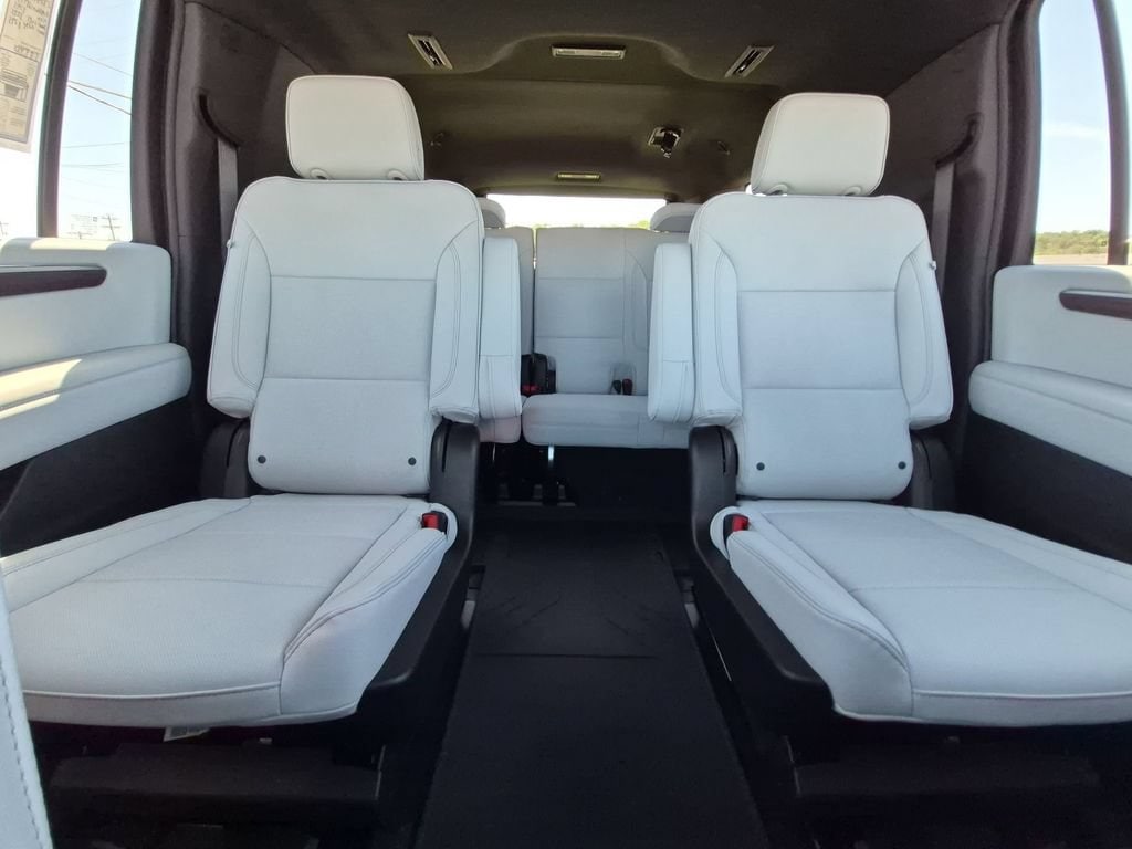 2026 Chevrolet Suburban Premier - Photo 6