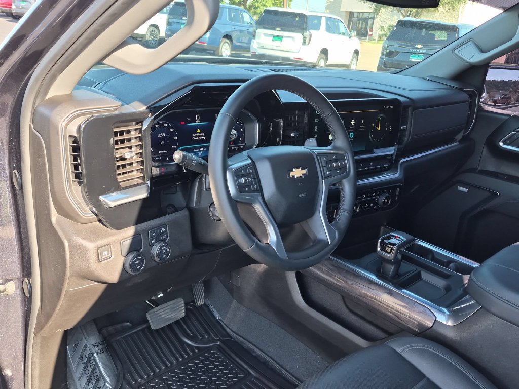 2024 Chevrolet Silverado 1500 LTZ - Photo 9