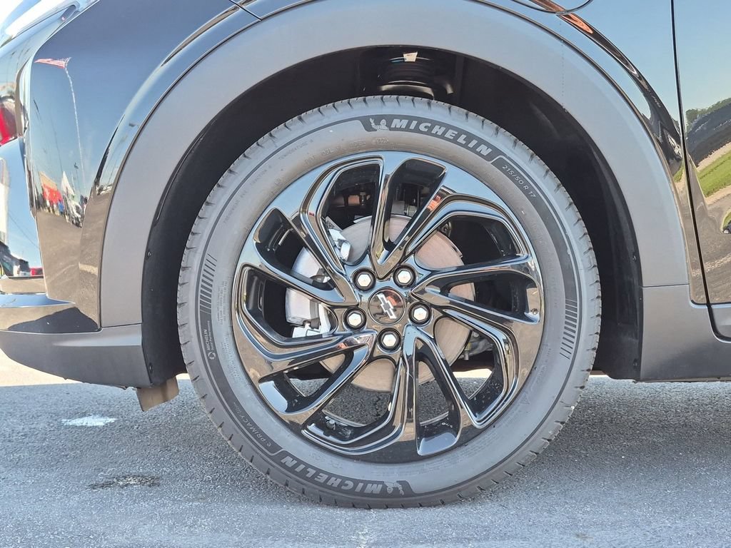 2027 Chevrolet Bolt RS - Photo 32