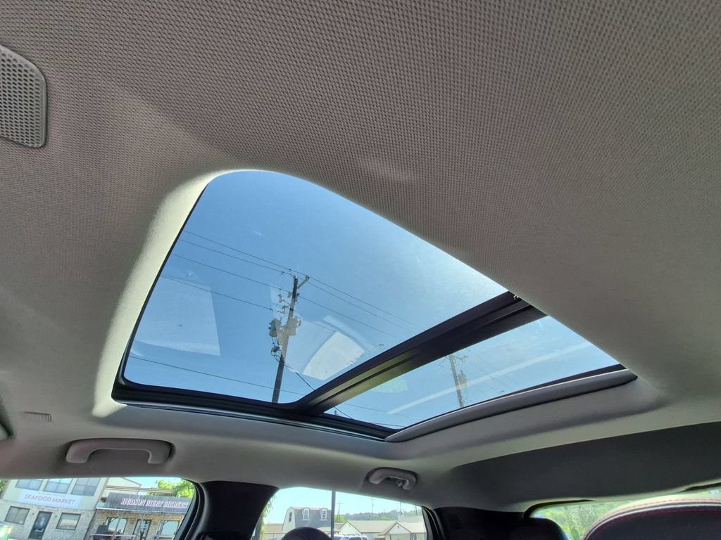 2027 Chevrolet Bolt RS - Photo 17