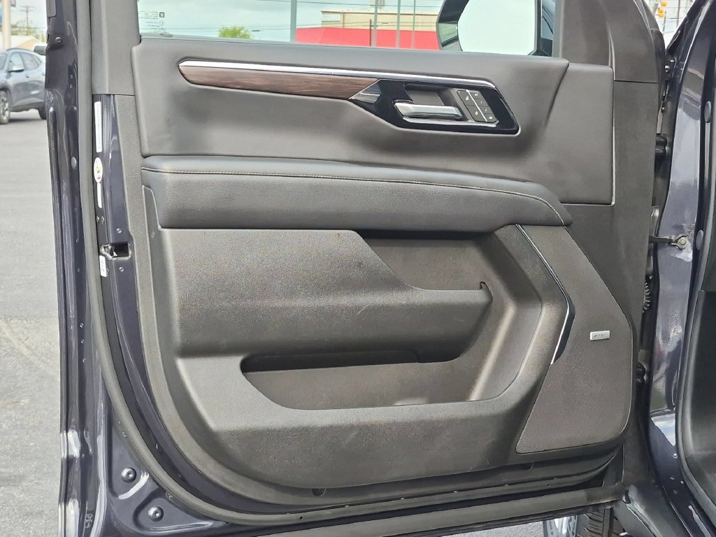 2025 Chevrolet Tahoe Premier - Photo 21