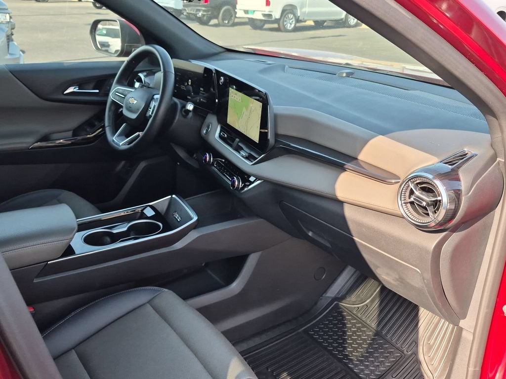 2025 Chevrolet Equinox LT - Photo 28