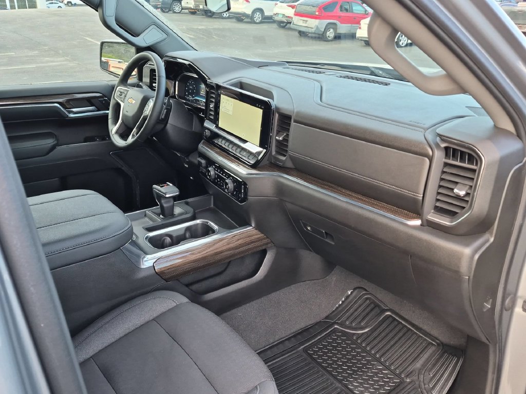 2023 Chevrolet Silverado 1500 LT - Photo 26