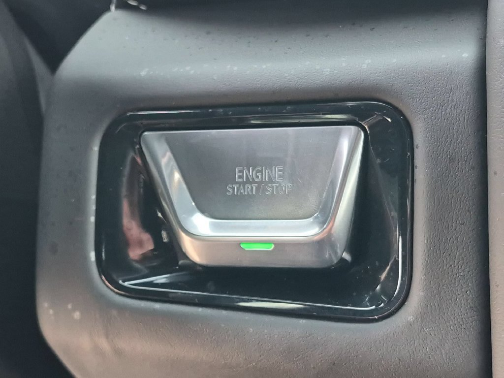 2025 GMC Yukon AT4 Ultimate - Photo 16