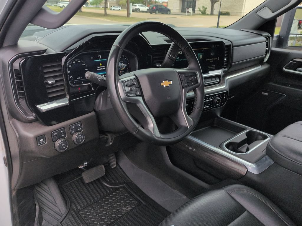 2025 Chevrolet Silverado 2500HD LTZ - Photo 9