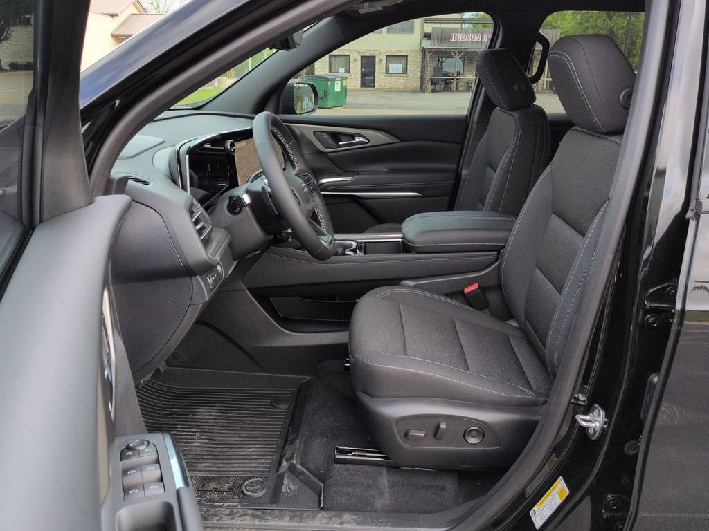 2026 Chevrolet Traverse LT - Photo 17