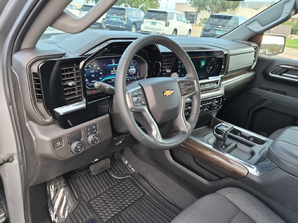 2023 Chevrolet Silverado 1500 LT - Photo 9
