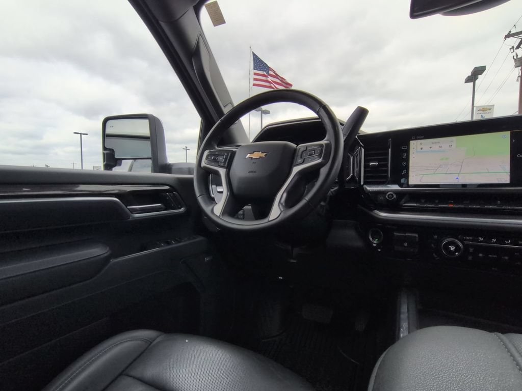 2025 Chevrolet Silverado 2500HD LTZ - Photo 8