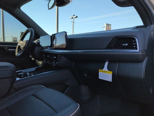 2026 Chevrolet Suburban Premier - Photo 28
