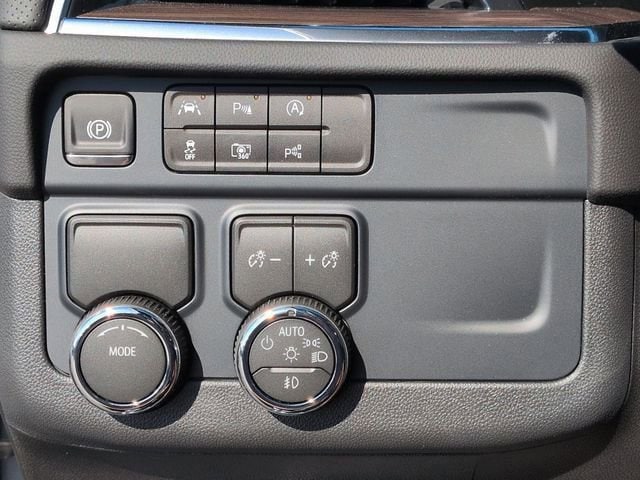 2026 Chevrolet Suburban Premier - Photo 16