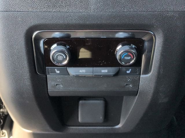 2026 Chevrolet Suburban Premier - Photo 19
