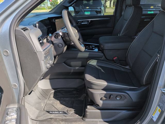 2026 Chevrolet Suburban Premier - Photo 18