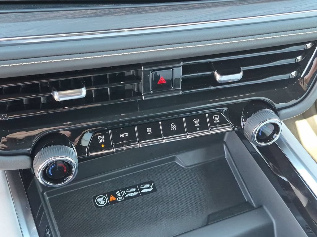 2026 Chevrolet Suburban Premier - Photo 10