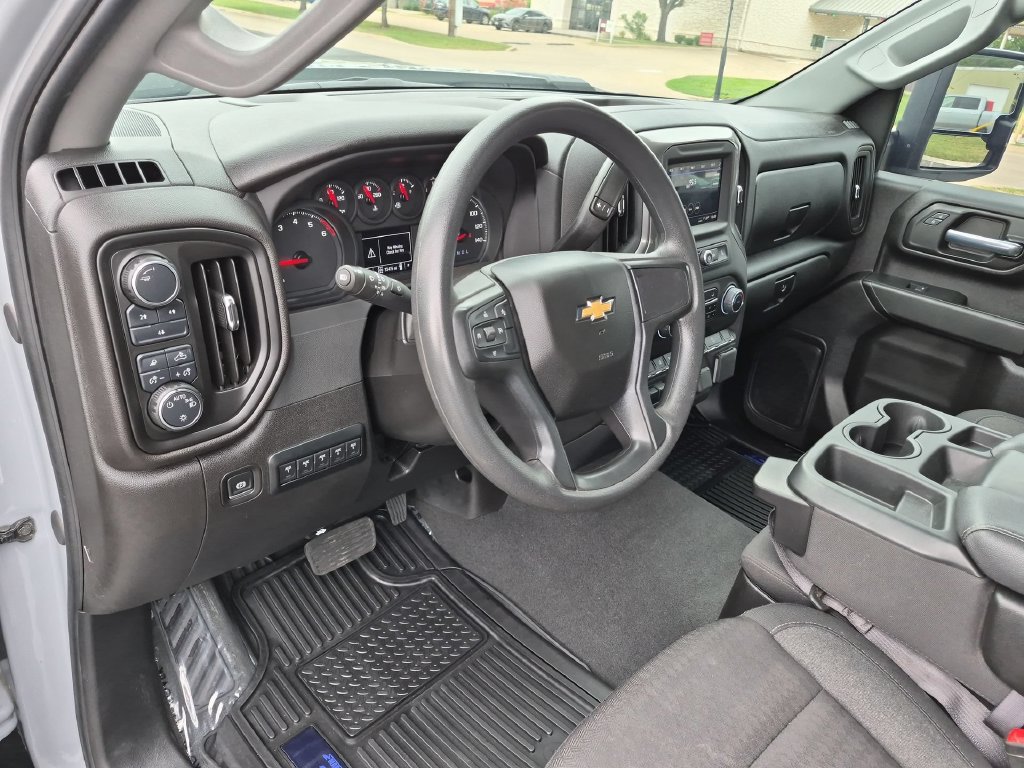 2025 Chevrolet Silverado 2500HD Custom - Photo 9