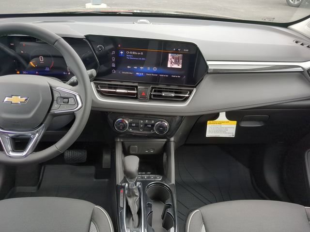 2025 Chevrolet Trailblazer LT photo 3