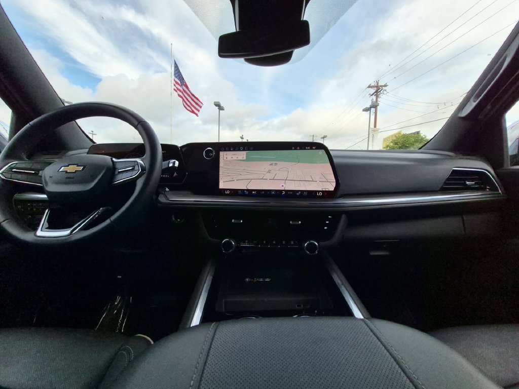 2025 Chevrolet Tahoe Premier - Photo 2