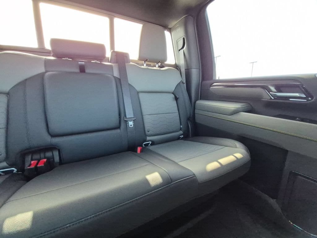 2026 Chevrolet Silverado 2500HD ZR2 - Photo 7