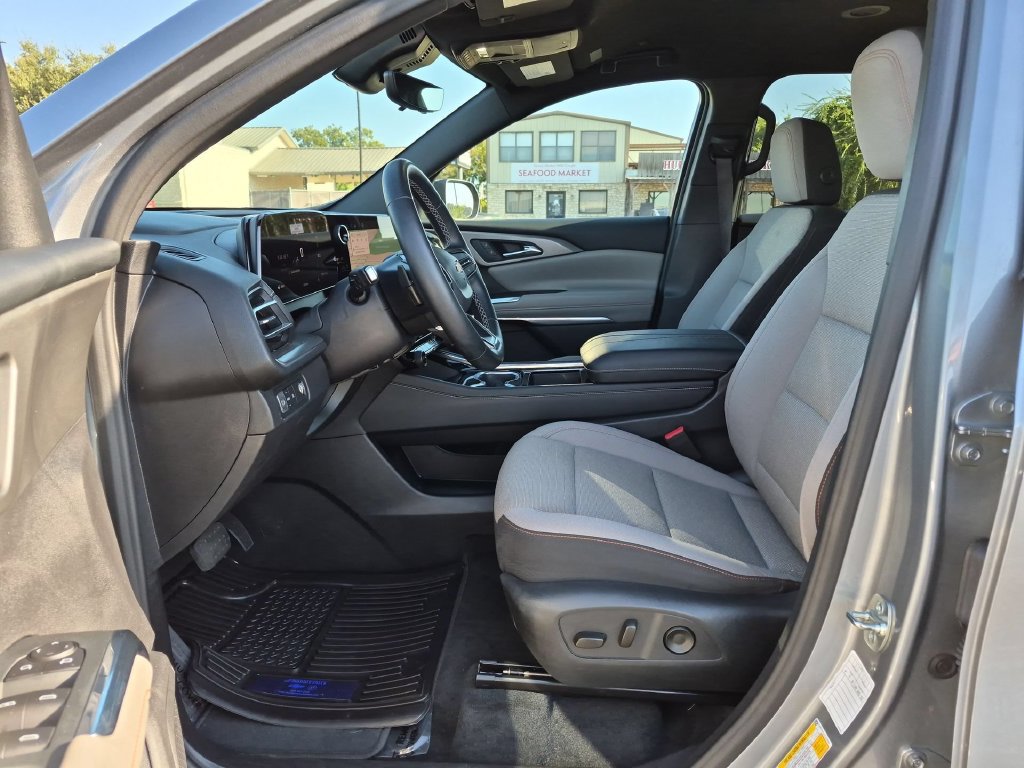 2026 Chevrolet Traverse LT - Photo 17