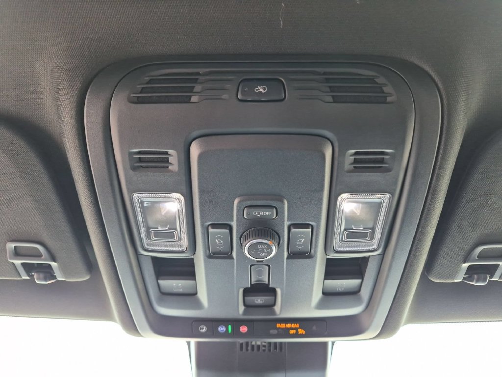 2025 GMC Yukon AT4 Ultimate - Photo 35