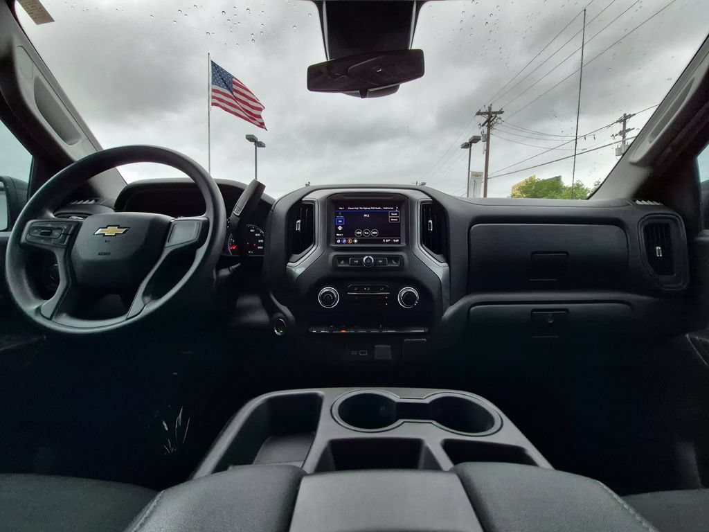 2024 Chevrolet Silverado 1500 Custom - Photo 2