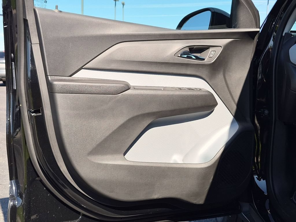 2027 Chevrolet Bolt RS - Photo 21
