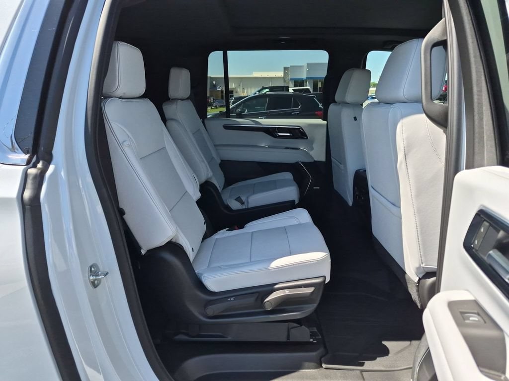 2026 Chevrolet Suburban Premier - Photo 27