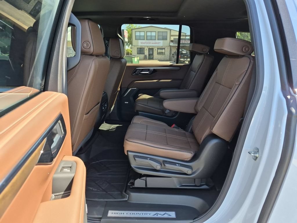 2026 Chevrolet Suburban High Country - Photo 25