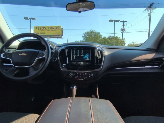 2018 Chevrolet Traverse LS photo 2