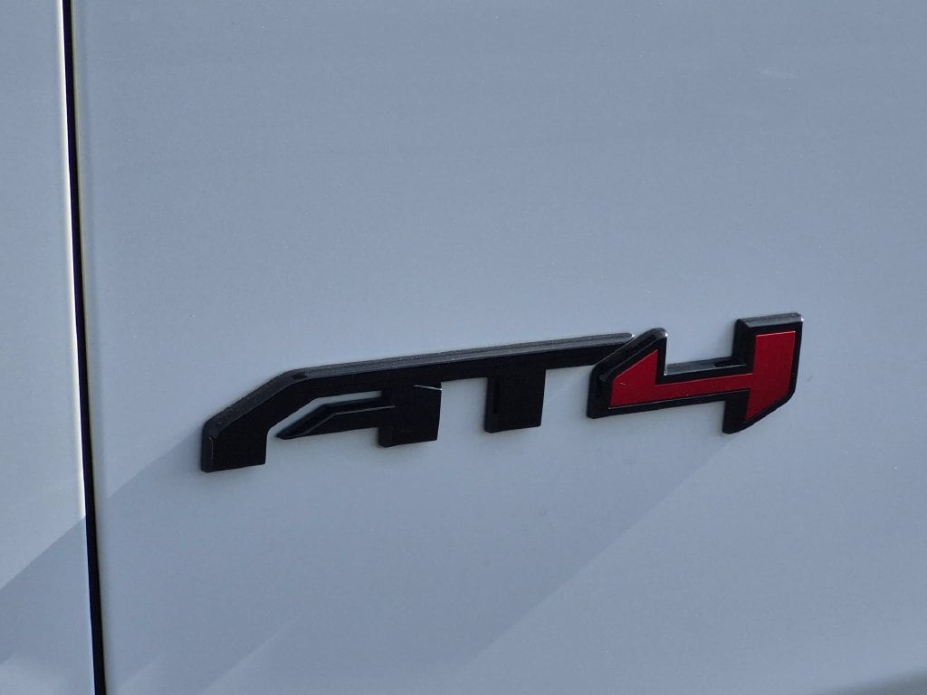 2025 GMC Yukon AT4 Ultimate - Photo 32