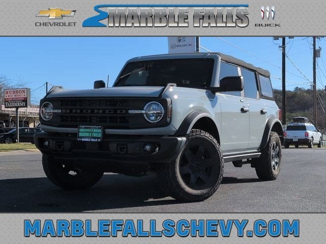 2022 Ford Bronco 4-Door Black Diamond's photo