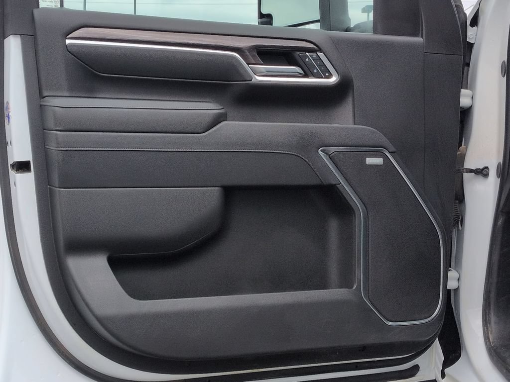 2025 Chevrolet Silverado 2500HD LTZ - Photo 21