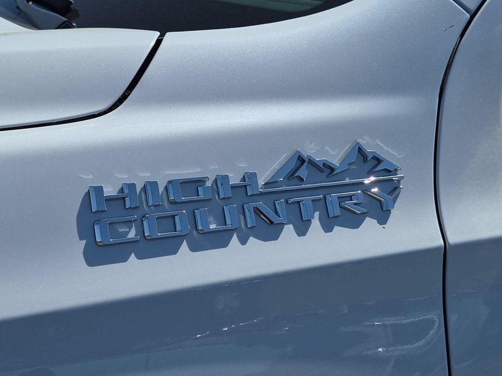 2026 Chevrolet Suburban High Country - Photo 32