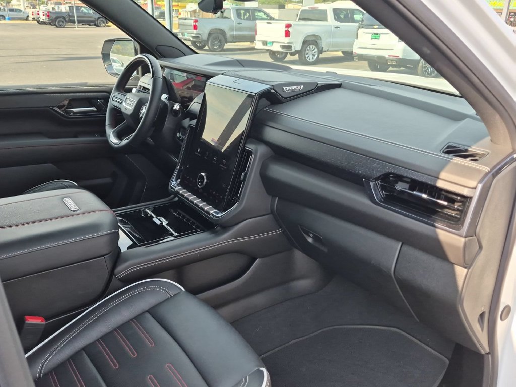 2025 GMC Yukon AT4 Ultimate - Photo 29