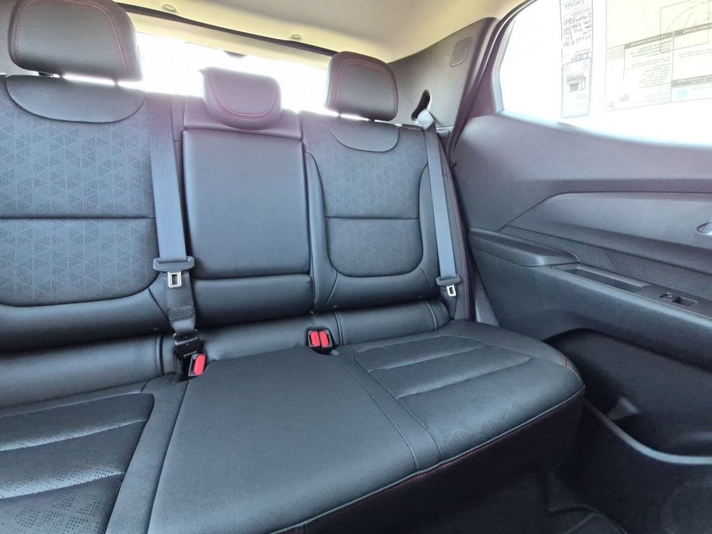 2027 Chevrolet Bolt RS - Photo 7