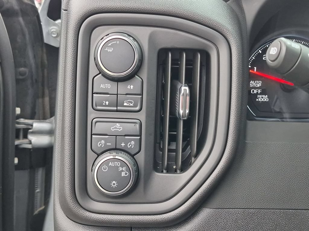 2024 Chevrolet Silverado 1500 Custom - Photo 15