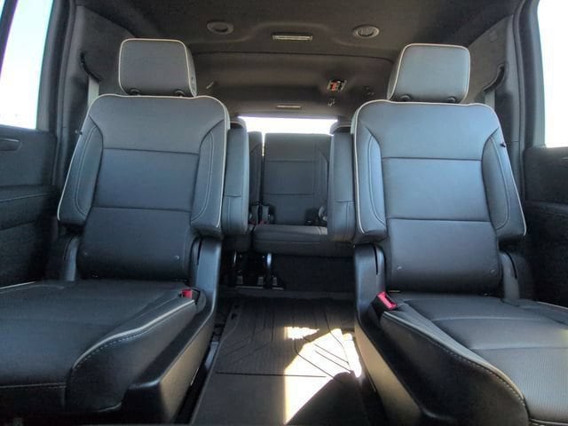 2026 Chevrolet Suburban Premier - Photo 6