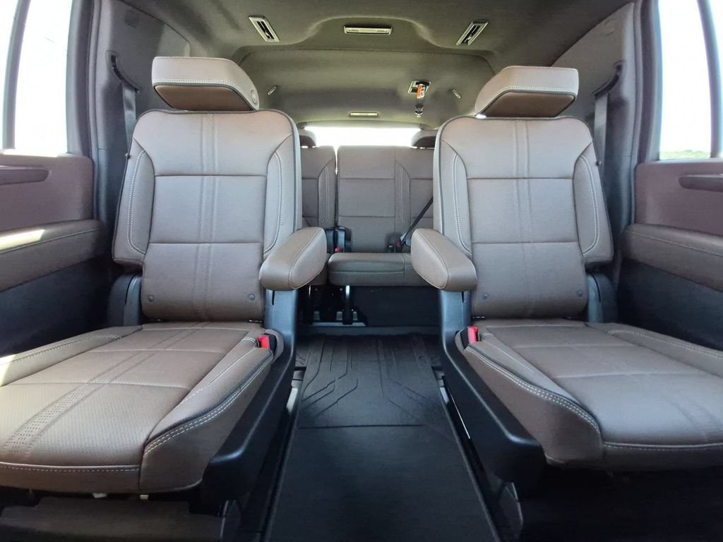 2026 Chevrolet Suburban High Country - Photo 6