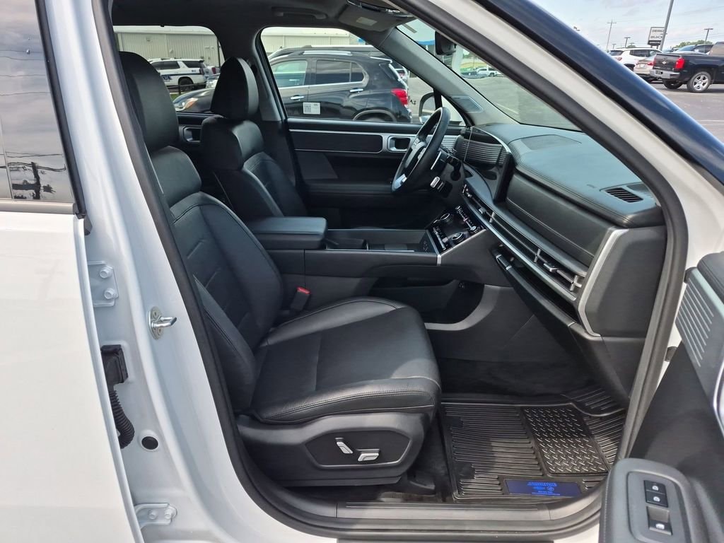 2025 Hyundai Santa Fe Limited - Photo 26