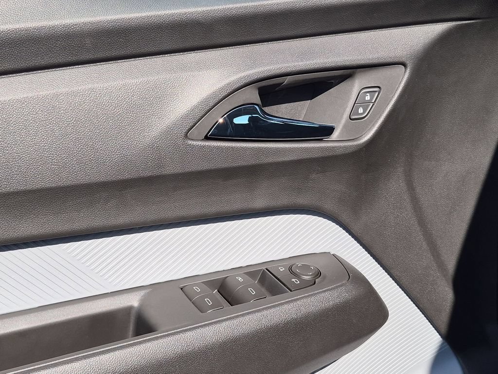 2027 Chevrolet Bolt RS - Photo 22