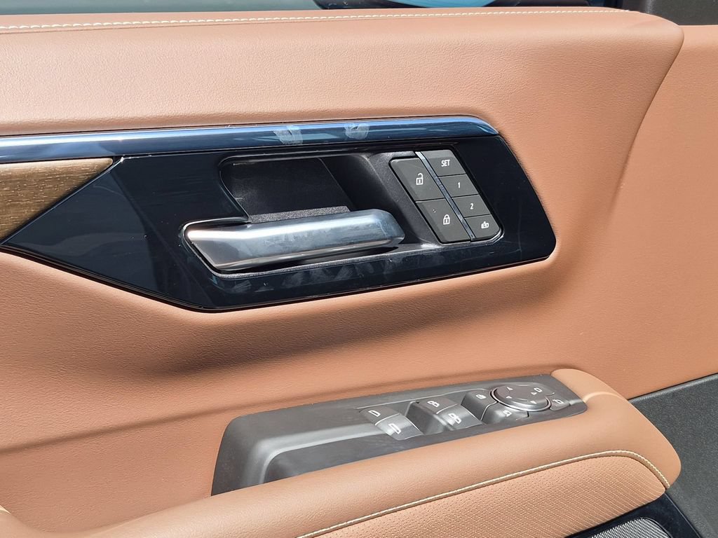 2026 Chevrolet Suburban High Country - Photo 23