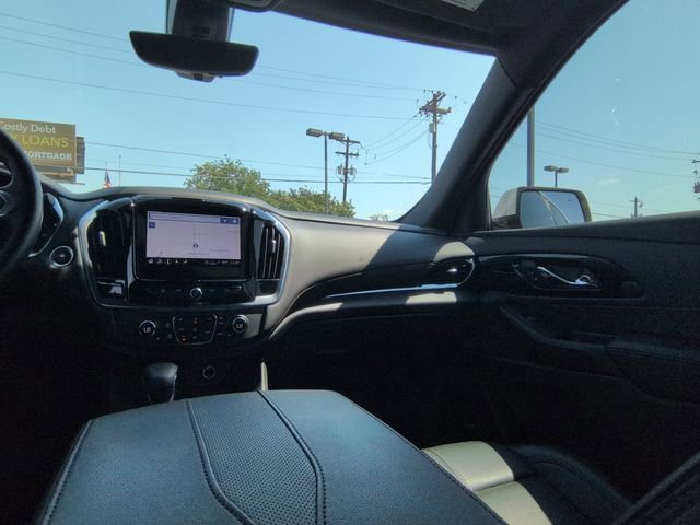 2022 Chevrolet Traverse RS photo 2