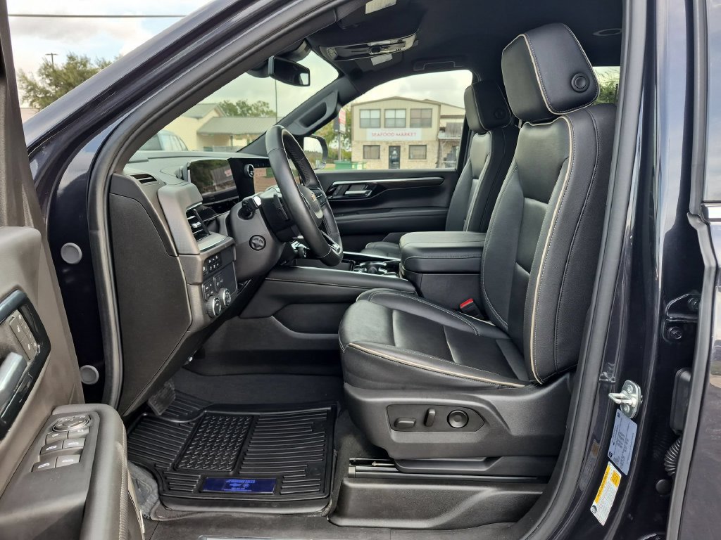 2025 Chevrolet Tahoe Premier - Photo 18