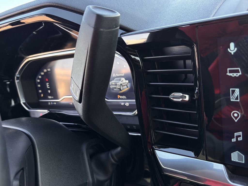 2025 Chevrolet Silverado 1500 LT - Photo 16