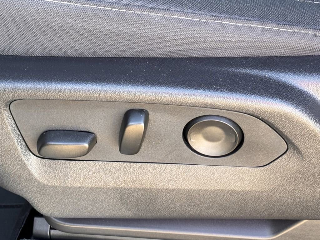 2025 Chevrolet Silverado 1500 LT - Photo 20