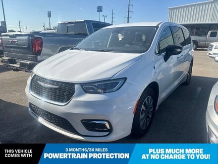 2024 Chrysler Pacifica Hybrid Select